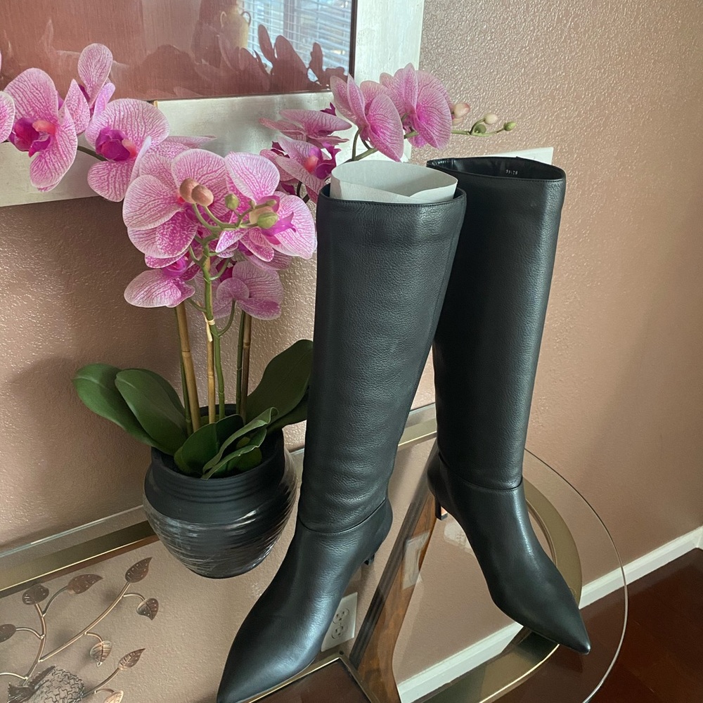 Black boots